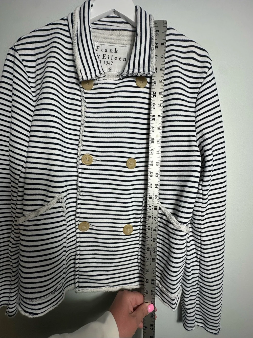 FRANK & EILEEN MINI BELFAST
Cropped Sweatshirt Peacoat, Current Season - Picture 15 of 17
